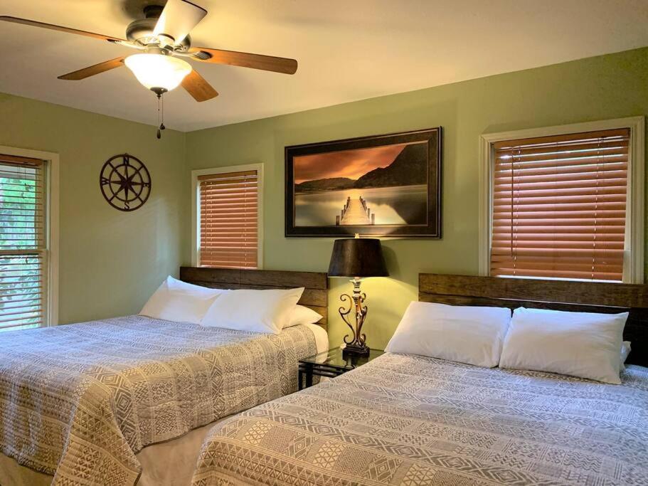 The River Haven - Sleeps 32 - On Guadalupe River Seguin Eksteriør billede