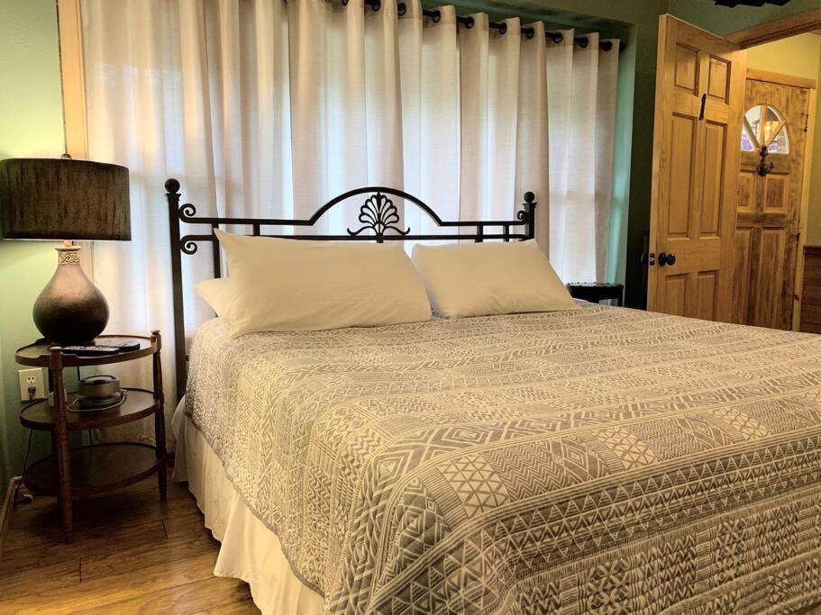 The River Haven - Sleeps 32 - On Guadalupe River Seguin Eksteriør billede