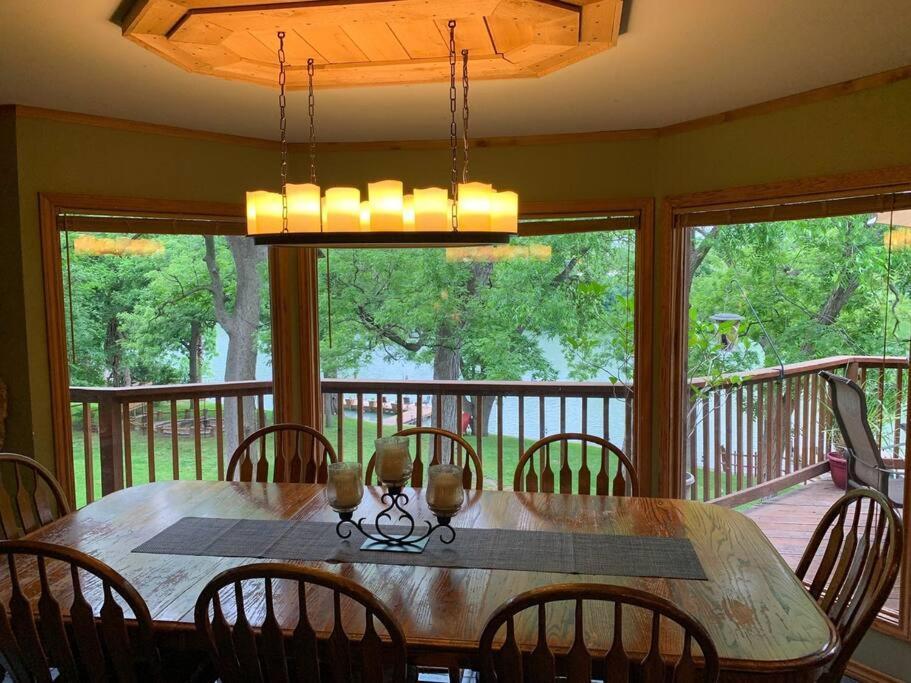 The River Haven - Sleeps 32 - On Guadalupe River Seguin Eksteriør billede